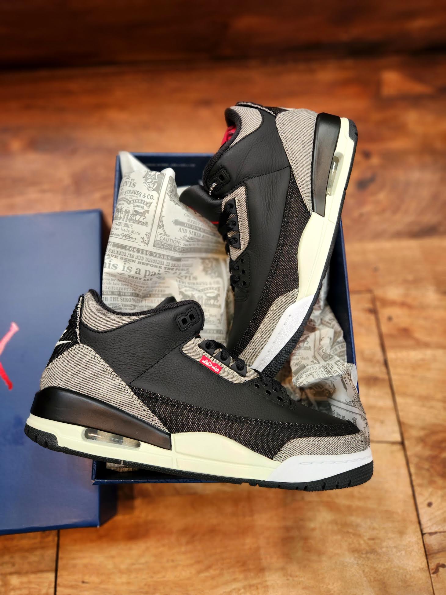 AIR JORDAN 3 X LEVI BLACK AND WHITE – PRIVATE SNEAKERS