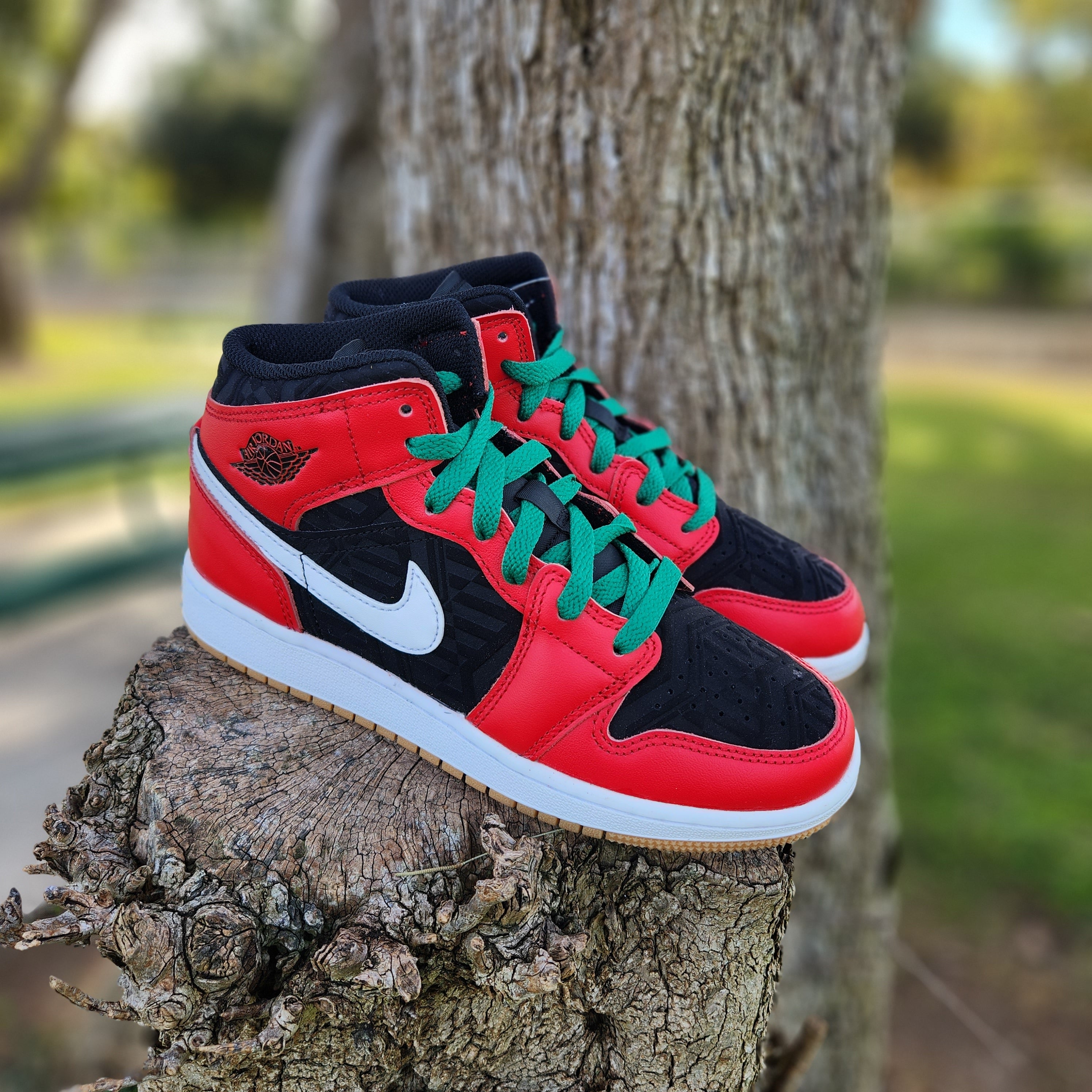 Nike Air Jordan 1 Mid Holiday (GS) (2021)