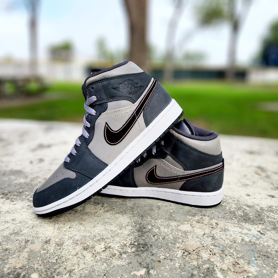 AIR JORDAN 1 MID SE 'NIGHT' – PRIVATE SNEAKERS