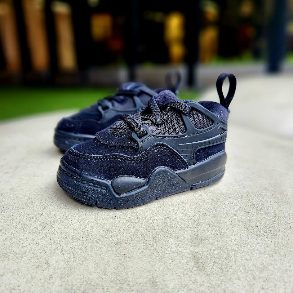 jordan 4 black cat white laces