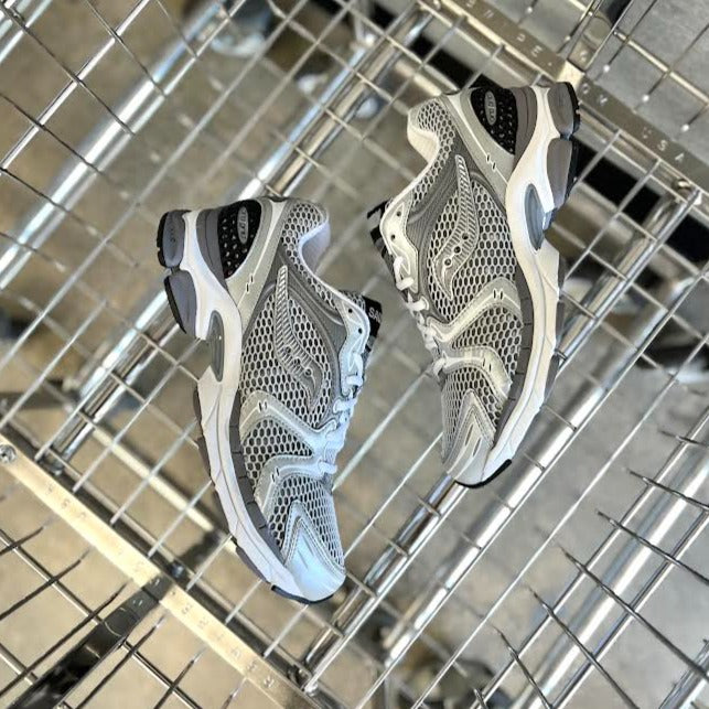 SAUCONY PROGRID TRIUMPH 4 GREY SILVER – PRIVATE SNEAKERS display picture 3