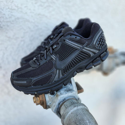 Nike Zoom Vomero 5 'TRIPLE BLACK'