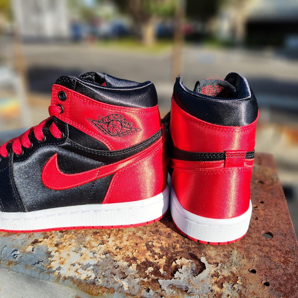 W AIR JORDAN RETRO HIGH OG 'SATIN BRED' – PRIVATE SNEAKERS