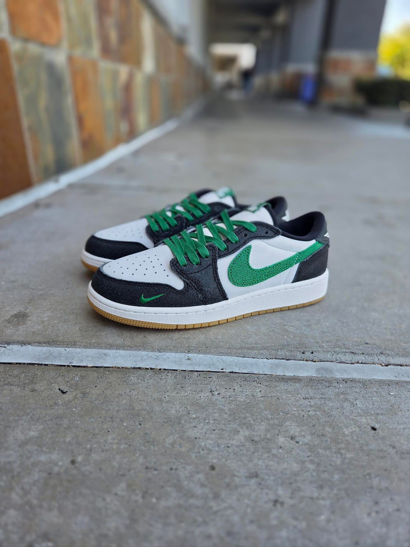 AIR JORDAN 1 RETRO LOW OG GS PHANTOM AND PINE GREEN – PRIVATE SNEAKERS