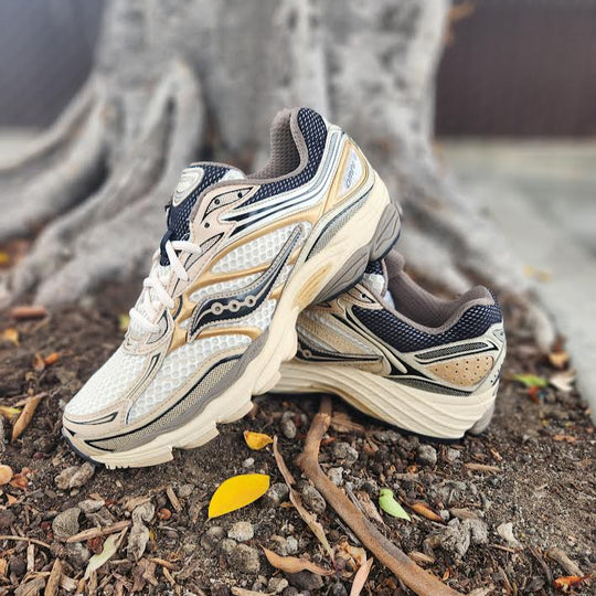 SAUCONY PROGRID OMNI 9 GOLD OR – PRIVATE SNEAKERS display picture 2