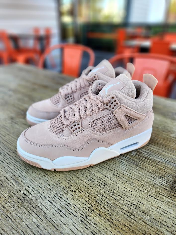 Air Jordan 4 Retro "Cozy Girl"