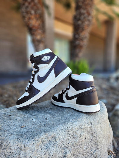 W Air Jordan Retro High OG – PRIVATE SNEAKERS - Main Image