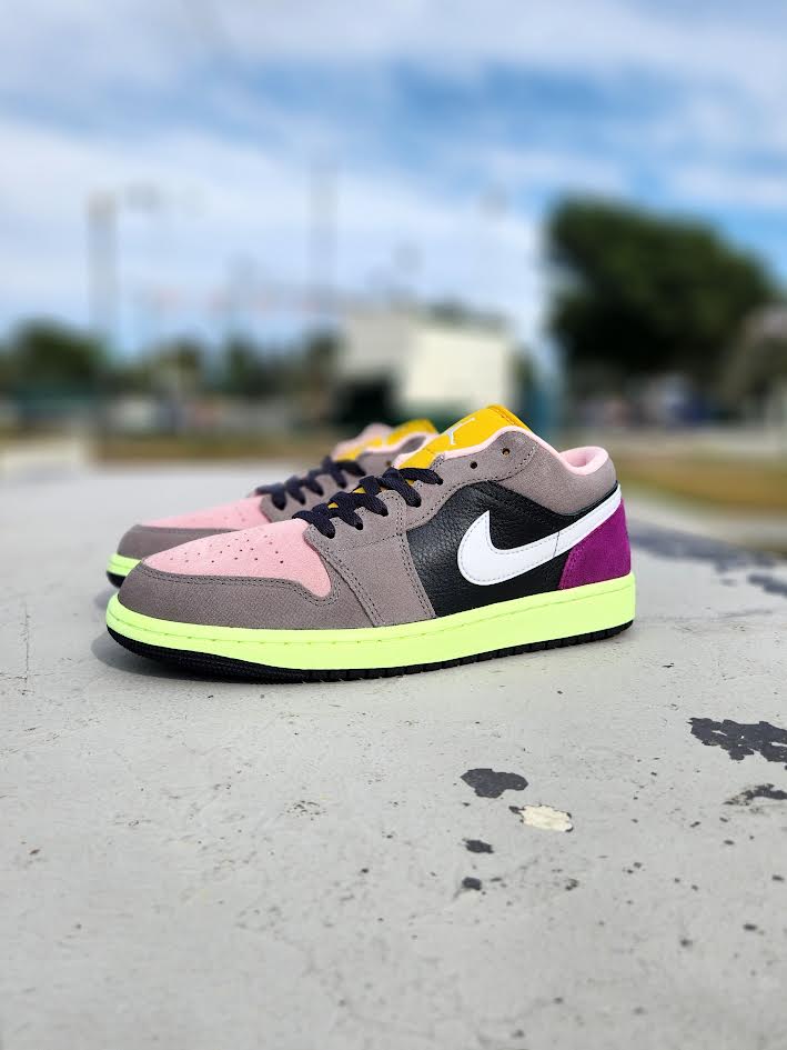 Pink Jordan Tokyos Air Jordan Low 'Tokyo Bio Hack' – PRIVATE SNEAKERS