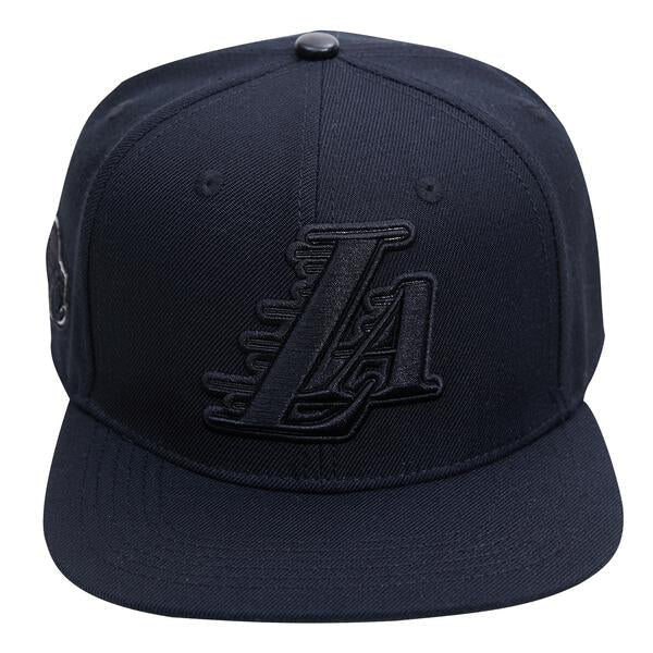 PROMAX LOS ANGELES LAKERS TRIPLE BLACK LOGO SNAPBACK HAT, BLACK
