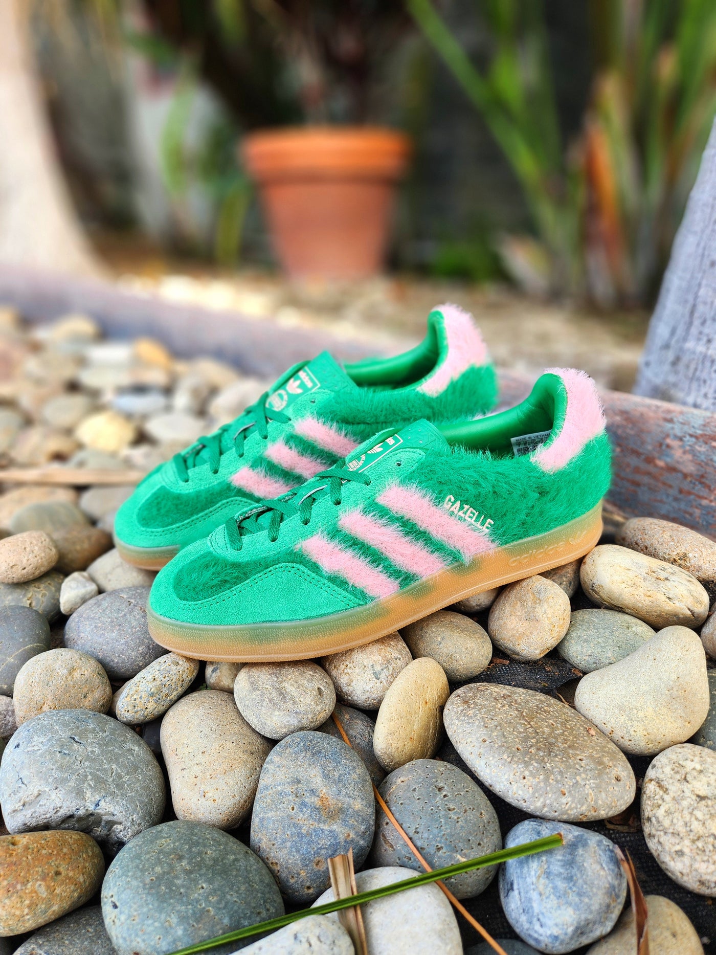 W Adidas Gazelle Indoor "Green Glow Pink"