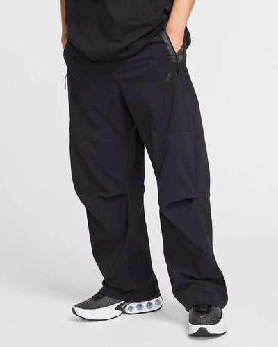 Nike Tech Men's Woven Oversized Pants – PRIVATE SNEAKERS Nike Tech Men's Woven Oversized Pants – PRIVATE SNEAKERS