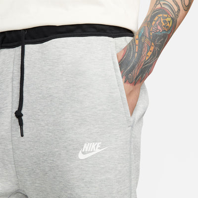 Nike Sportswear Tech Fleece Slim Fit Joggers