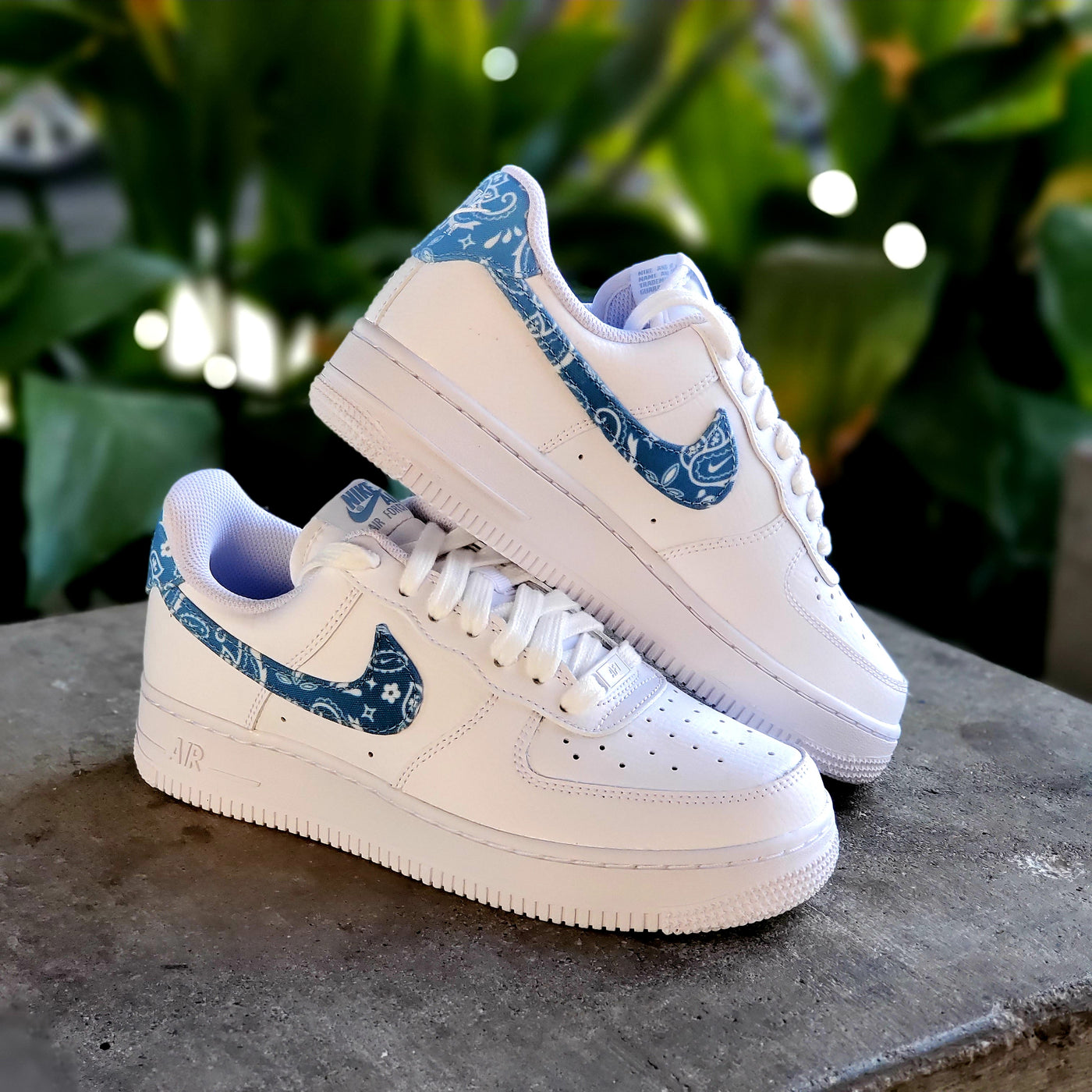New Nike Air Force 1 Low Women's Size 10 / 8.5 Men White Blue Paisley  DH4406-100