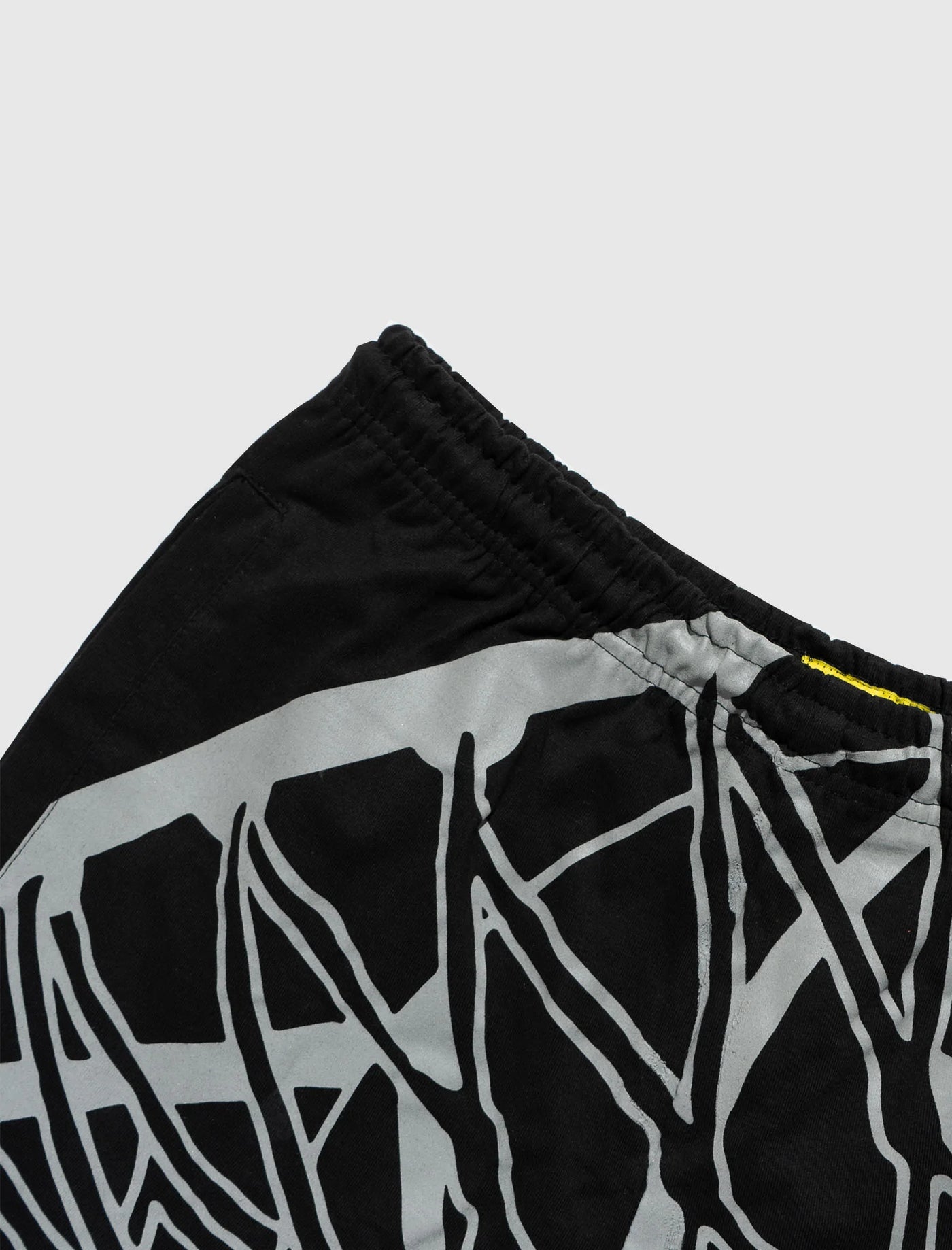 Market Smiley In The Net 3M Shorts Black