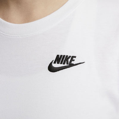 Nike Sportswear Club Essentials T-Shirt