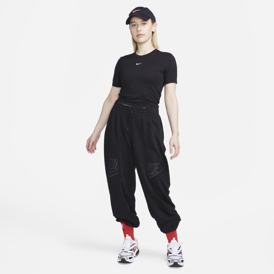 Women's  Nike Sportswear Essential Slim-Fit Crop T-Shirt